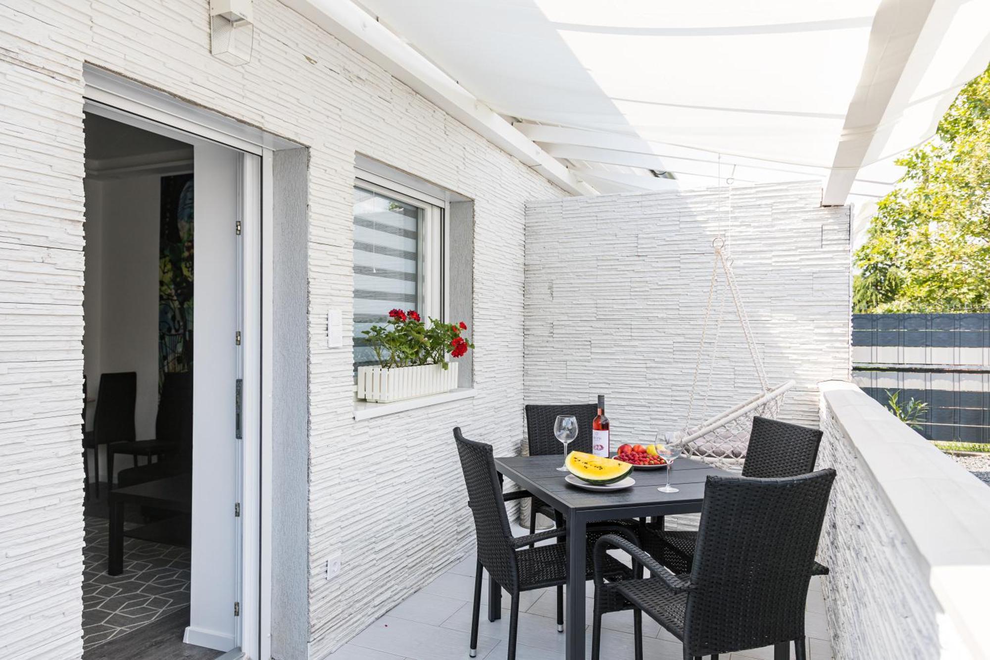 Balatonic Lemon Apartmanhaz Siofok Bagian luar foto
