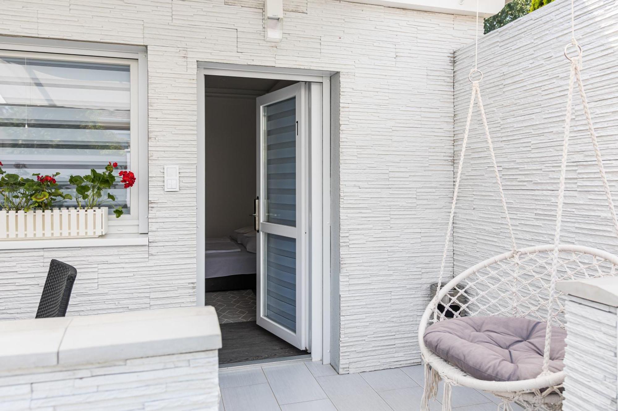 Balatonic Lemon Apartmanhaz Siofok Bagian luar foto