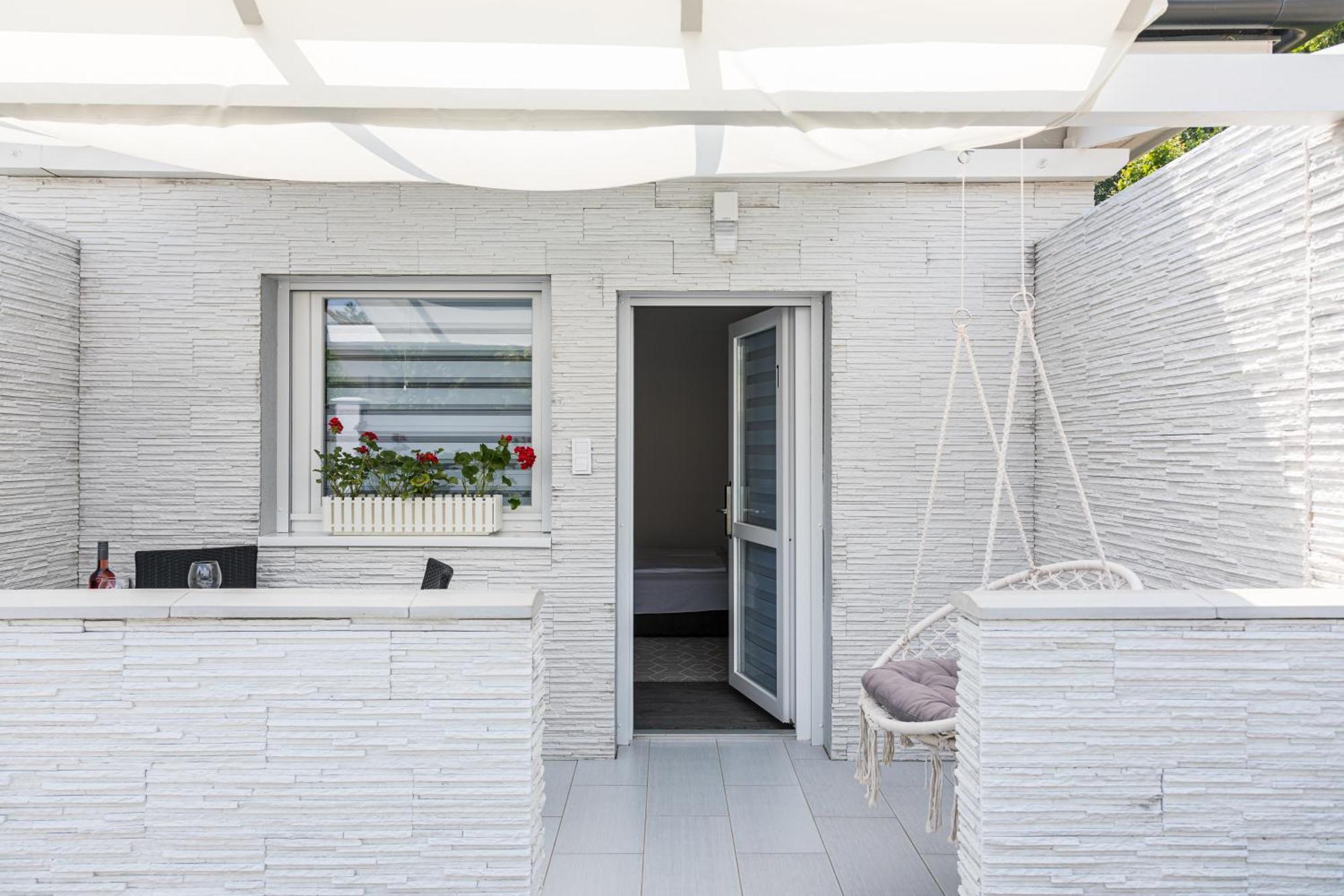 Balatonic Lemon Apartmanhaz Siofok Bagian luar foto