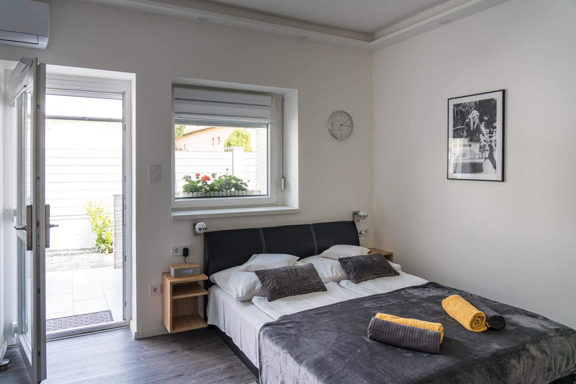 Balatonic Lemon Apartmanhaz Siofok Bagian luar foto