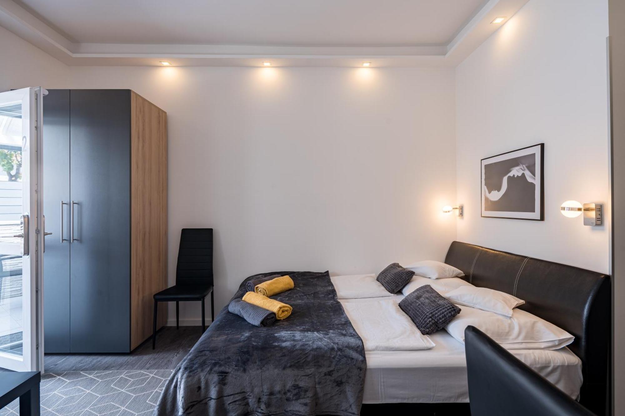 Balatonic Lemon Apartmanhaz Siofok Bagian luar foto