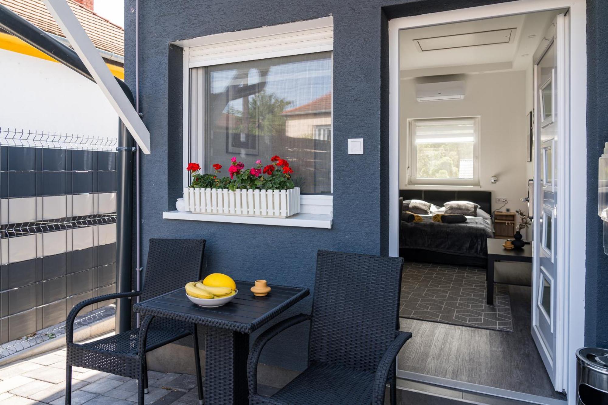 Balatonic Lemon Apartmanhaz Siofok Bagian luar foto