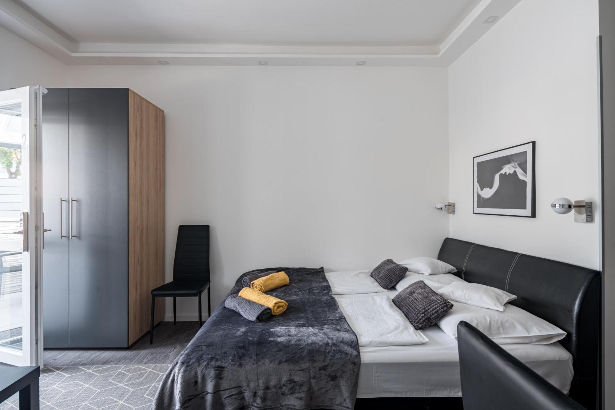 Balatonic Lemon Apartmanhaz Siofok Bagian luar foto