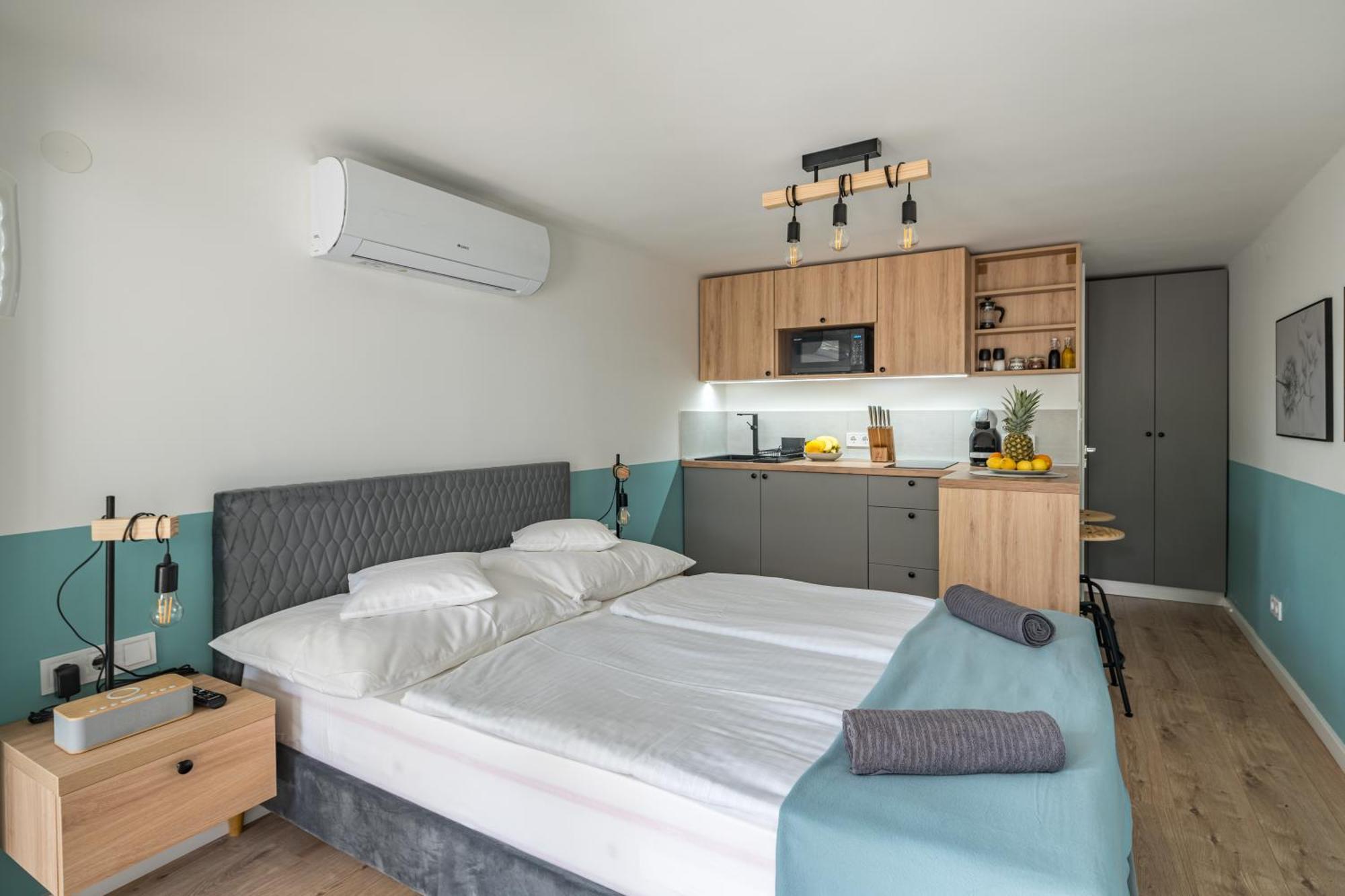 Balatonic Lemon Apartmanhaz Siofok Bagian luar foto