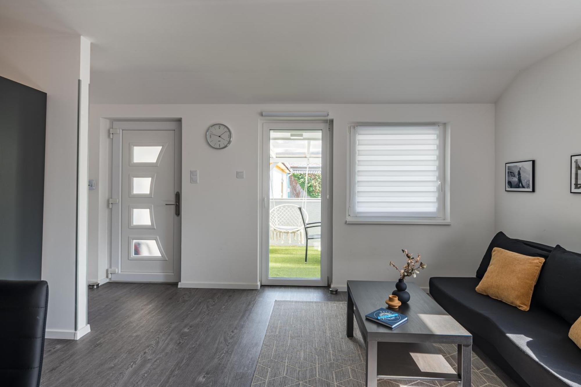 Balatonic Lemon Apartmanhaz Siofok Bagian luar foto
