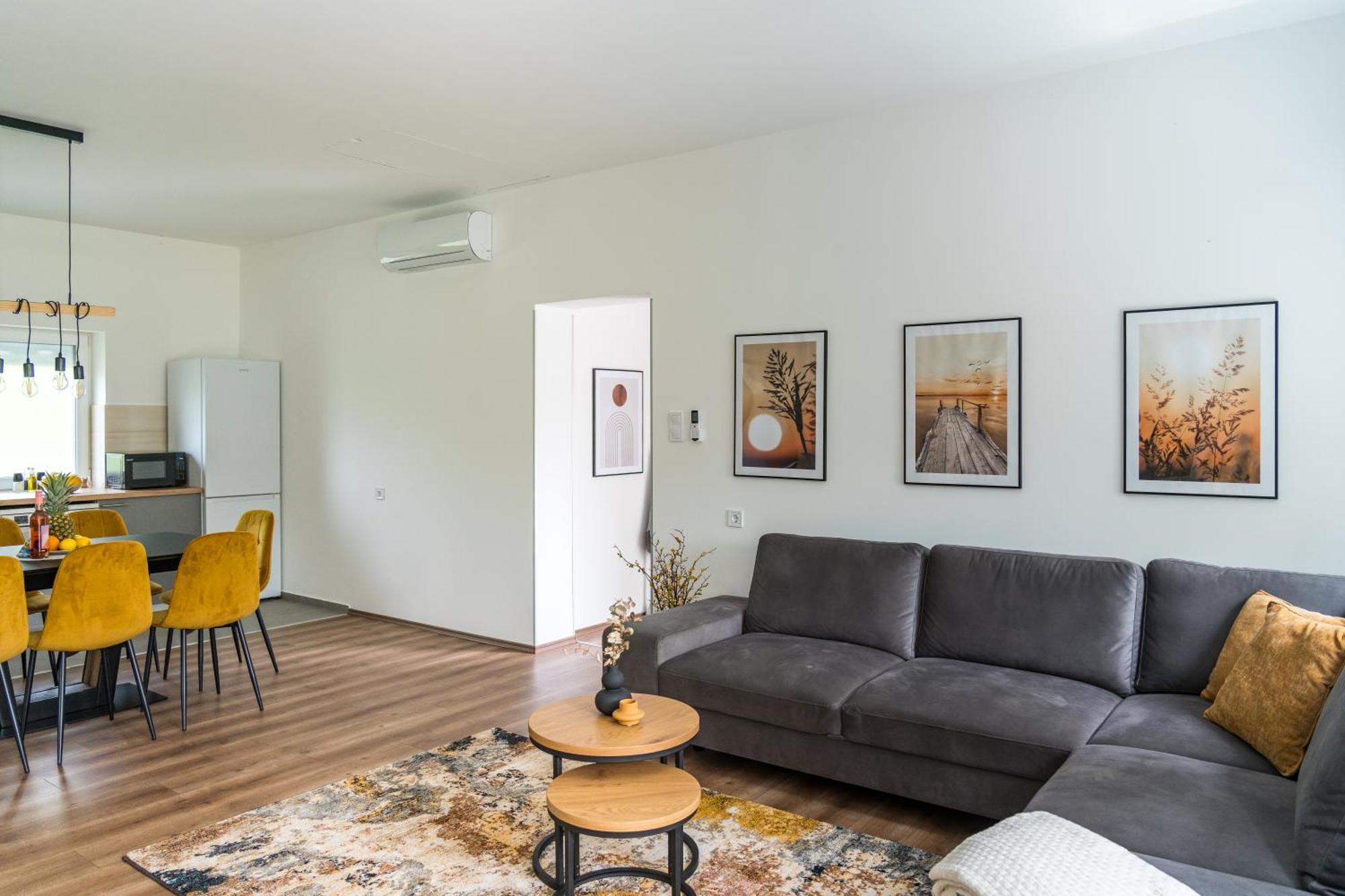 Balatonic Lemon Apartmanhaz Siofok Bagian luar foto