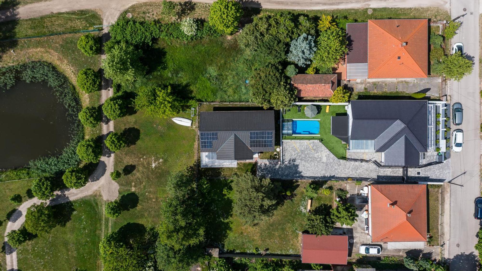 Balatonic Lemon Apartmanhaz Siofok Bagian luar foto