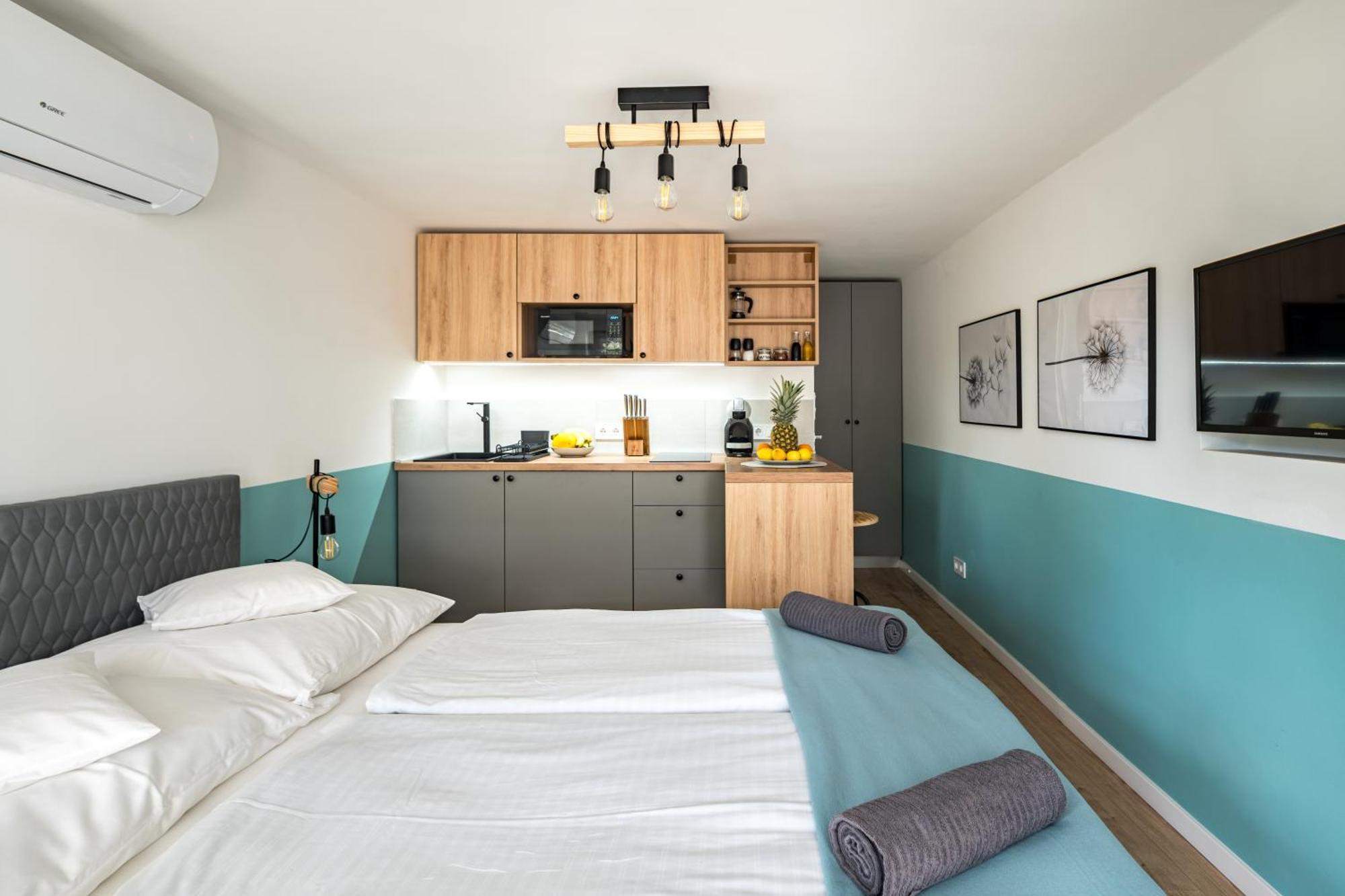 Balatonic Lemon Apartmanhaz Siofok Bagian luar foto