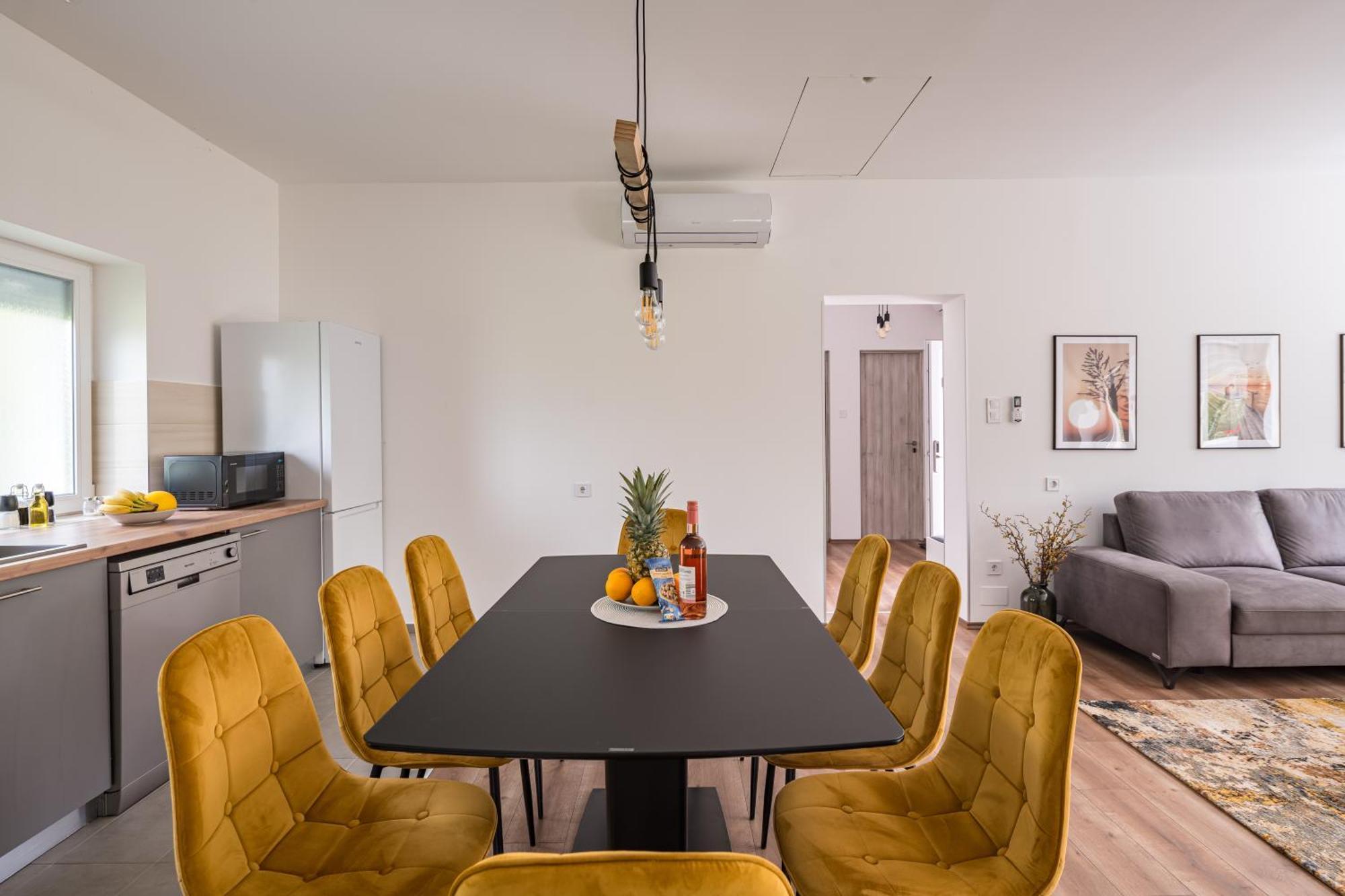 Balatonic Lemon Apartmanhaz Siofok Bagian luar foto