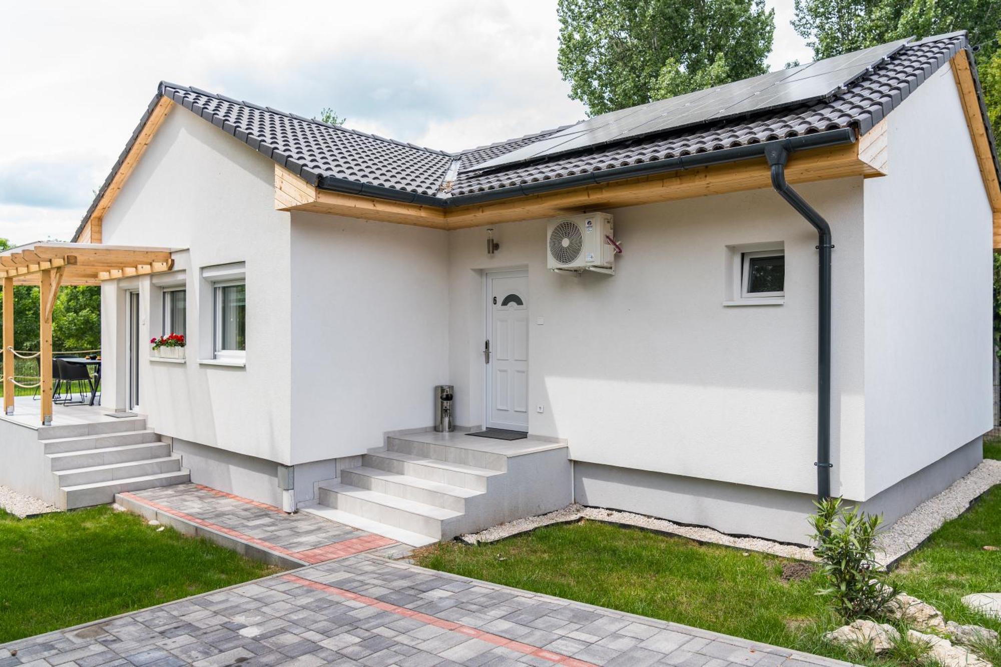 Balatonic Lemon Apartmanhaz Siofok Bagian luar foto