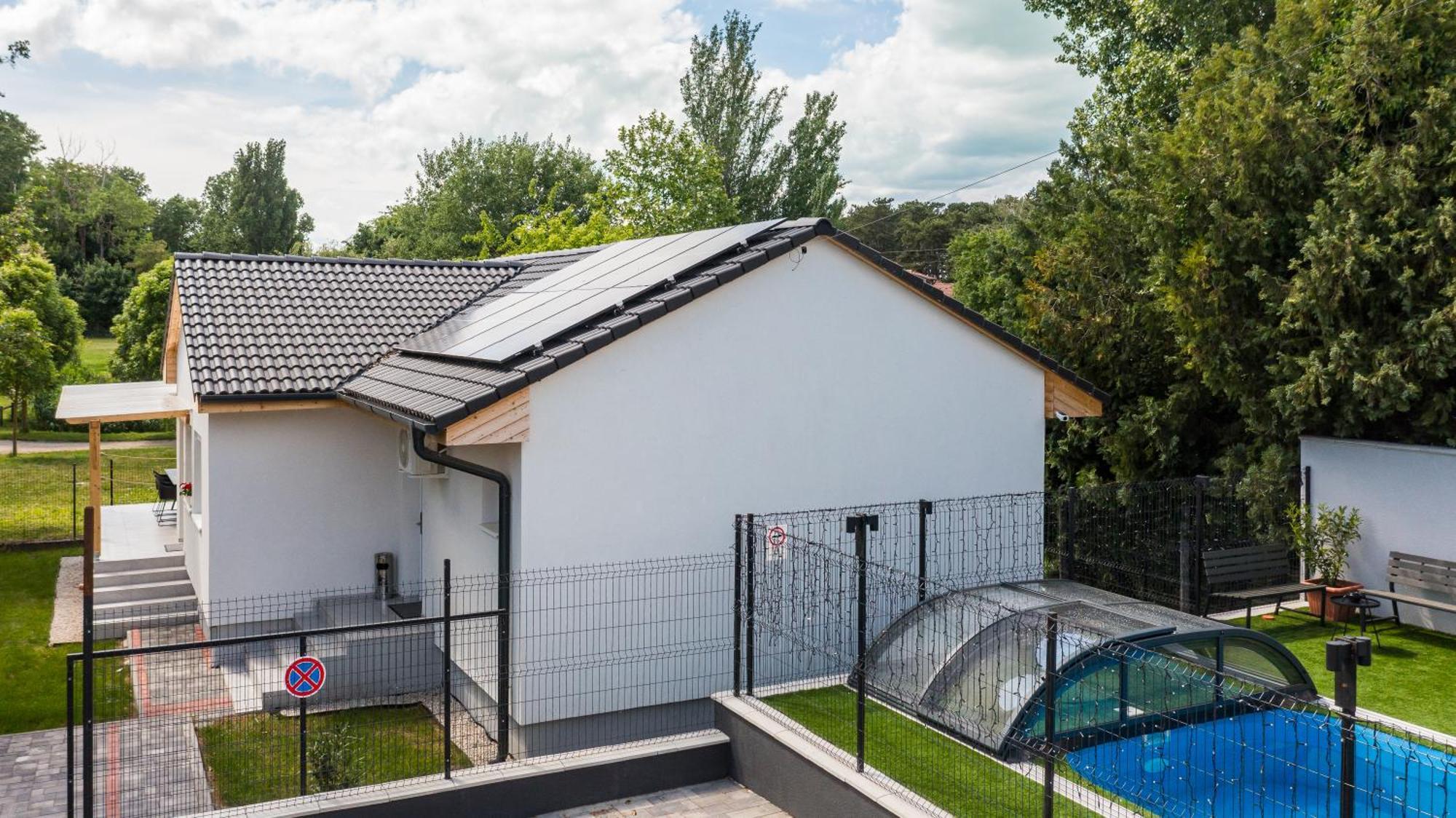 Balatonic Lemon Apartmanhaz Siofok Bagian luar foto