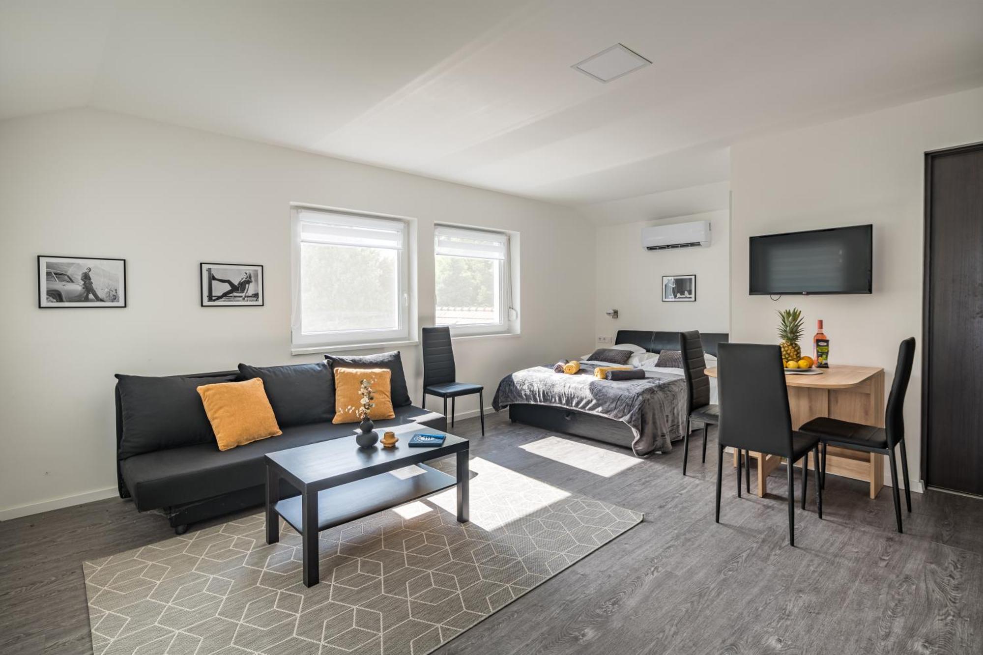 Balatonic Lemon Apartmanhaz Siofok Bagian luar foto