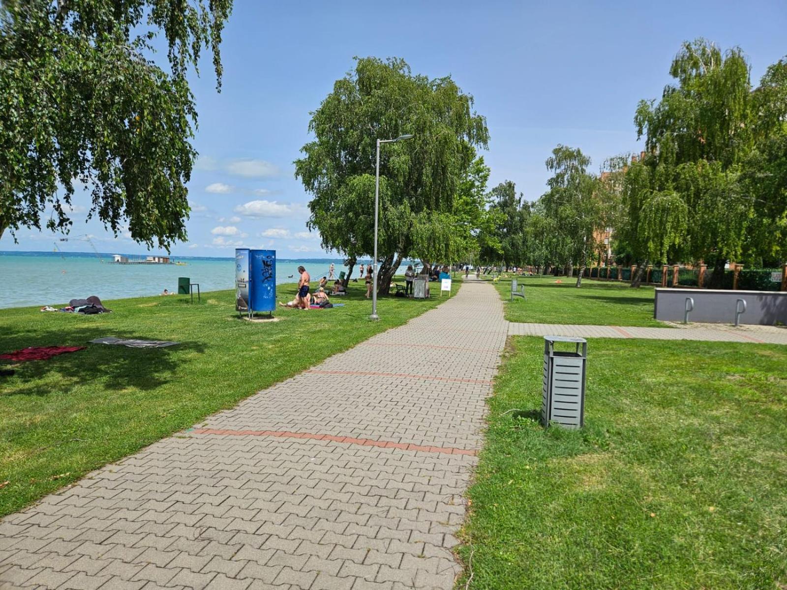 Balatonic Lemon Apartmanhaz Siofok Bagian luar foto